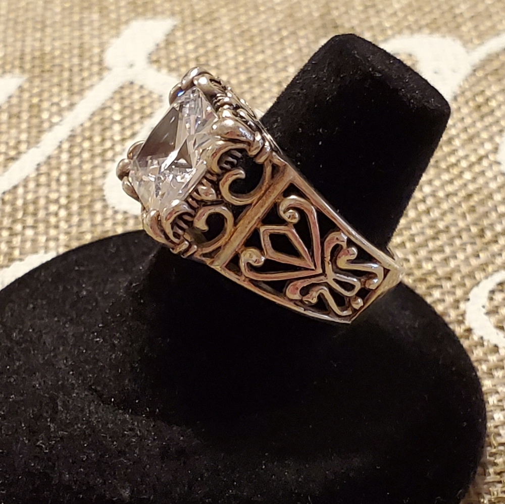 Silpada Sterling Silver Uptown Scrolled Ring - Picture 4 of 16